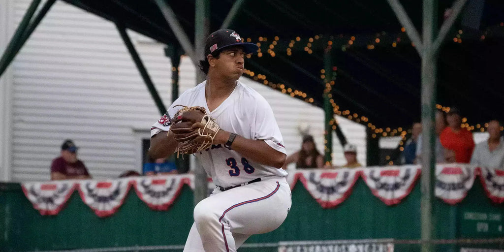 BRUCE BOLT Guide: How to Throw a Baseball